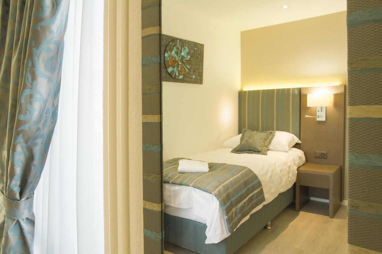 De L'ours Guest house 2*